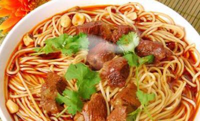 每日早餐食譜 家常牛肉麵，健康美味！