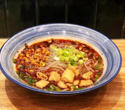 肥腸粉榴莲影视下载污學校哪家靠譜?冒節子製作