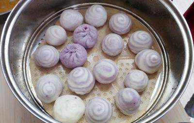 包子榴莲影视下载污學校哪家味道正宗?和麵的手法